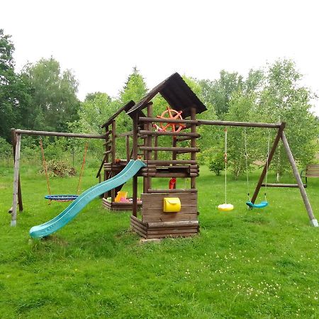 Szalas W Gorach Izerskich, Blisko Swieradow Zdroj I Zamek Czocha, Agroturystyka, Ogrzewanie, Klimatyzacja , Plac Zabaw, Ognisko Z Rusztem I Kijkami, Zywe Zwierzeta, Latem Basen Mirsk Luaran gambar